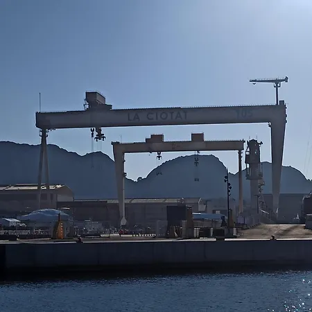 Ciotadina - Host Provence לה קיוטאט